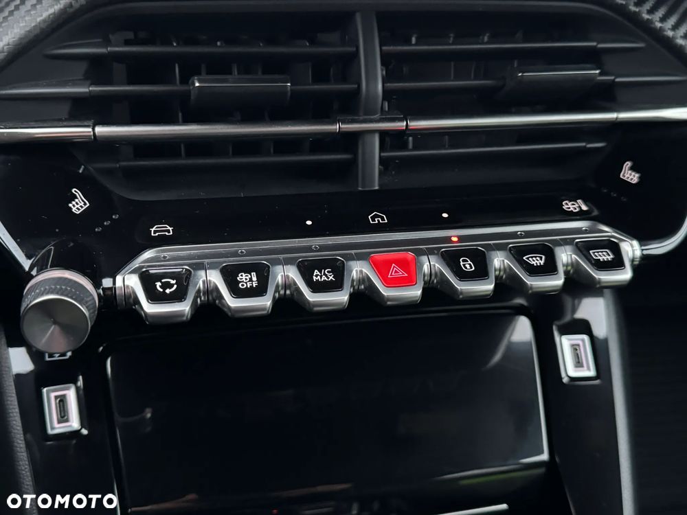 Peugeot 2008 BlueHDi 130 Allure S&S EAT8 - 19