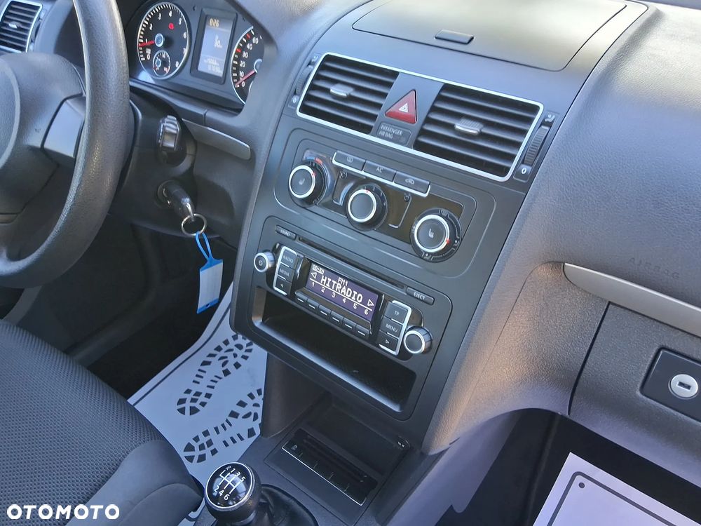 Volkswagen Touran - 19