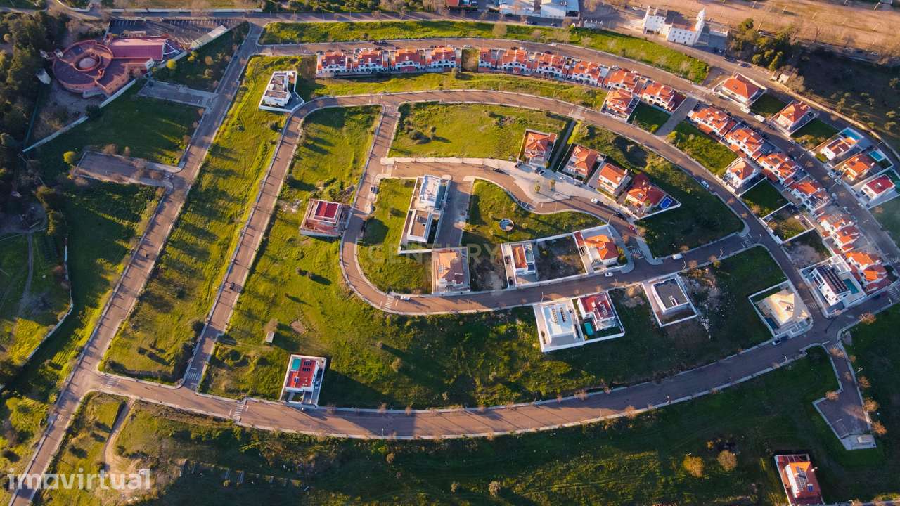 Lote 450m2 para construção de moradia isolada dois pisos e cave em zon - Grande imagem: 3/11
