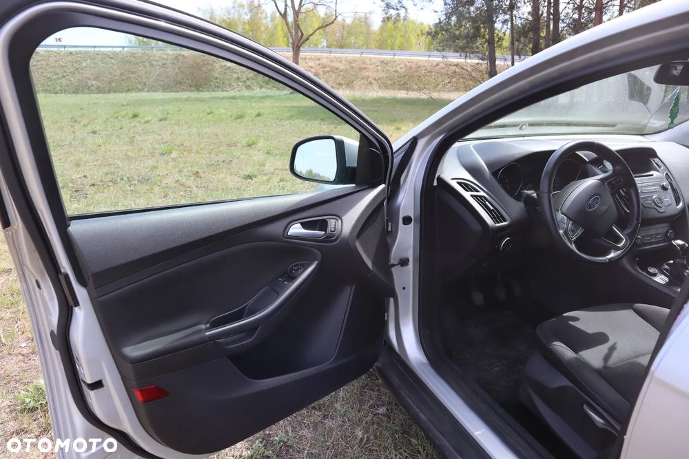 Ford Focus 1.6 Edition - 9