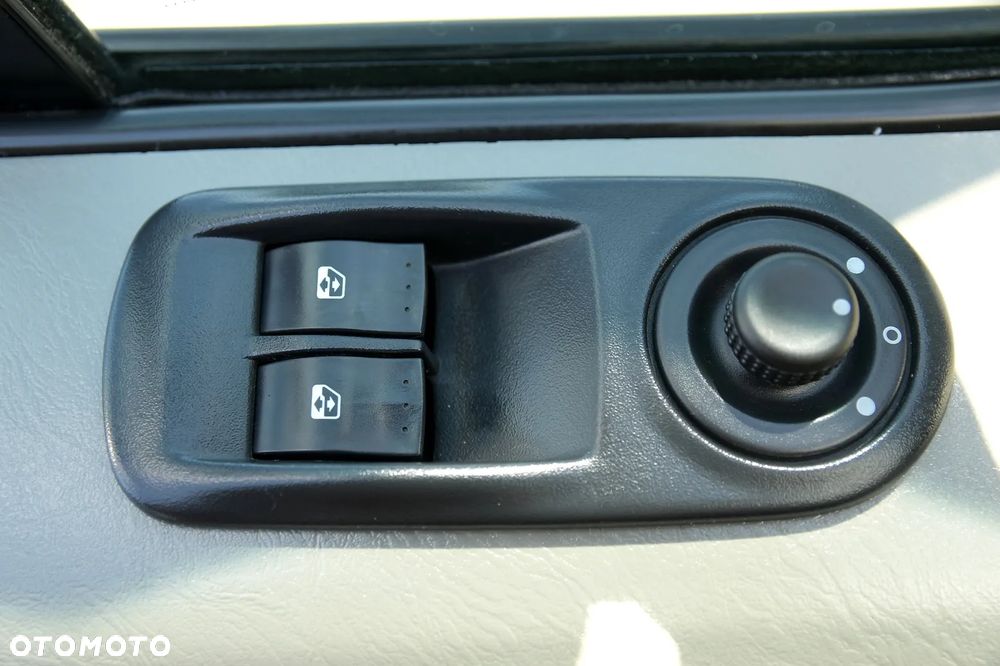 Opel Vivaro - 26