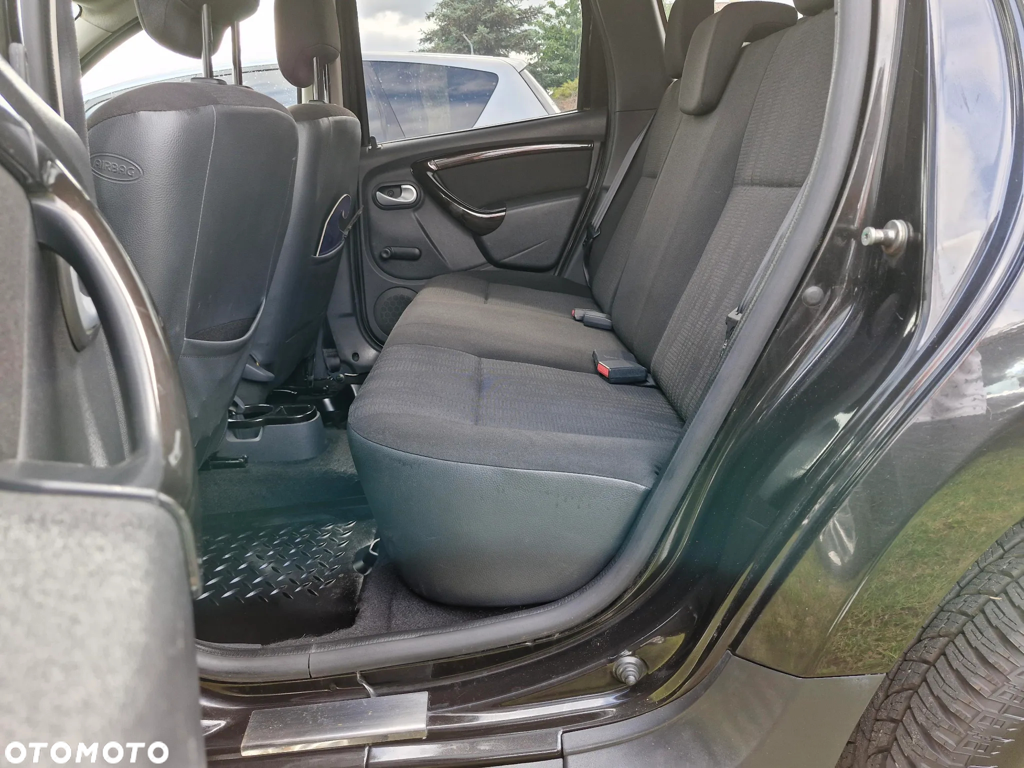 Dacia Duster 1.6 16V 4x2 Prestige - 9