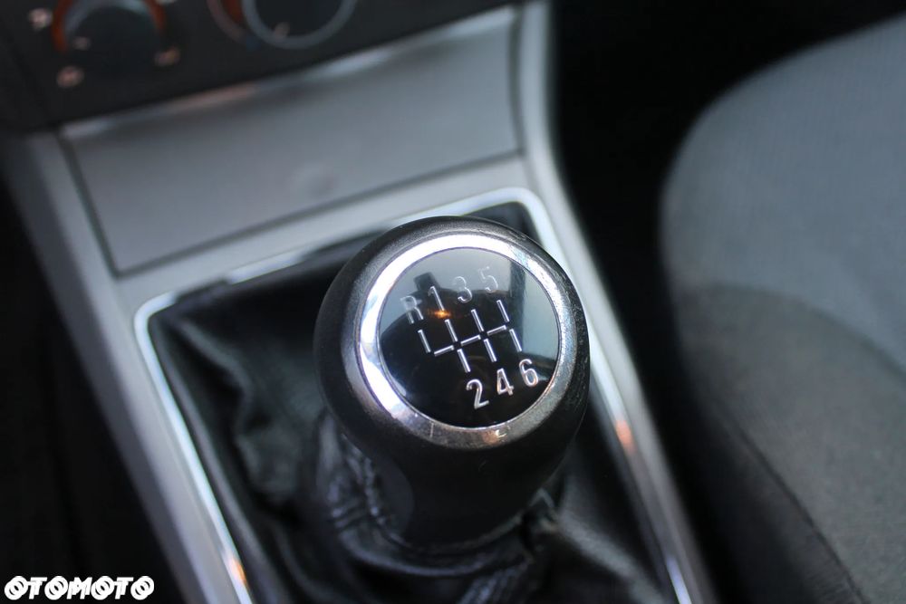Opel Astra 1.9 CDTI DPF Edition - 29