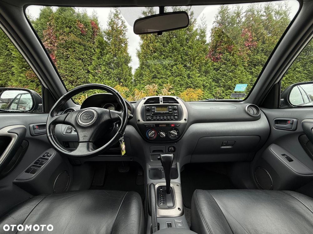 Toyota RAV4 2.0 VVT-i 4x4 - 11