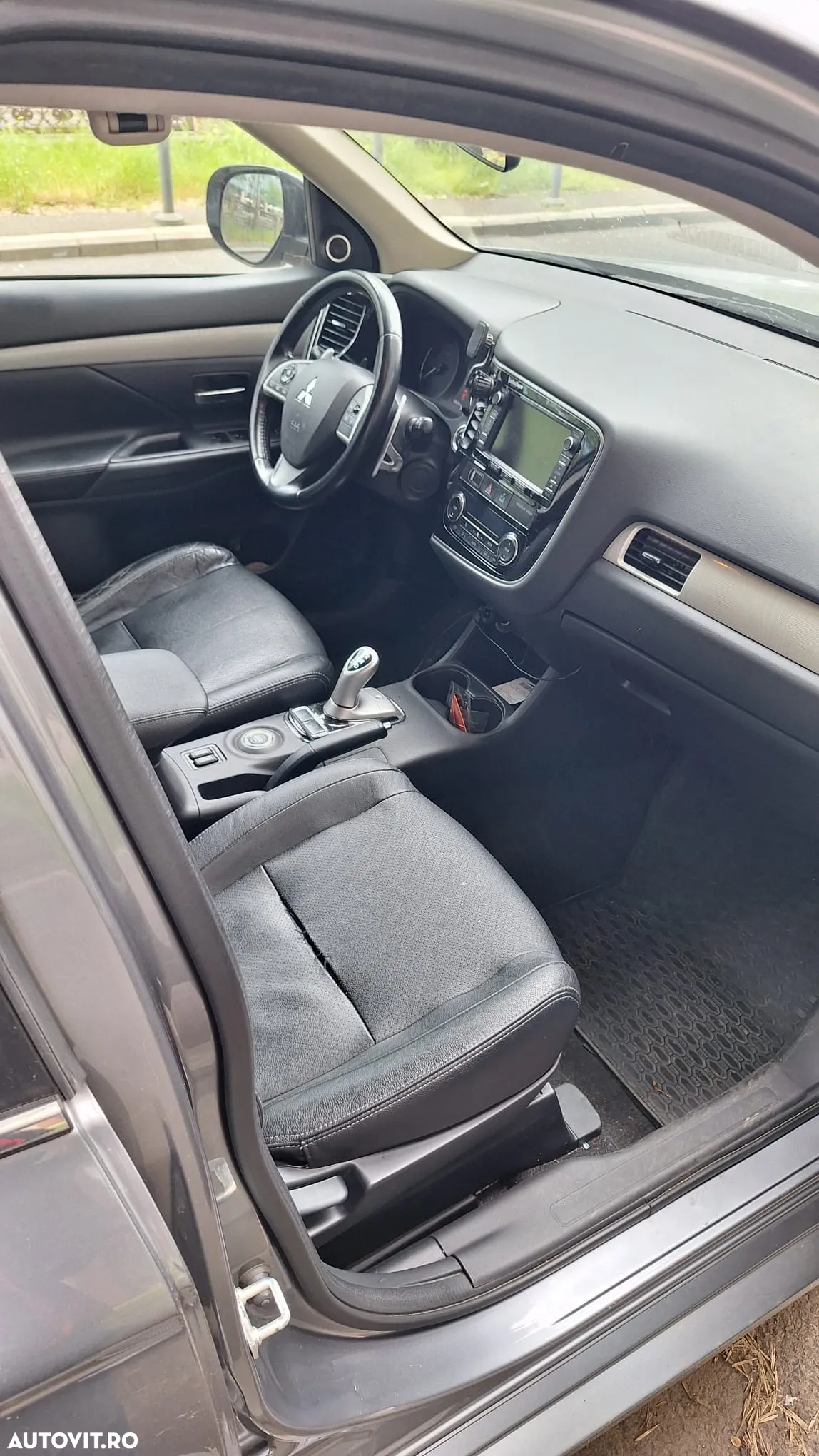 Mitsubishi Outlander - 7
