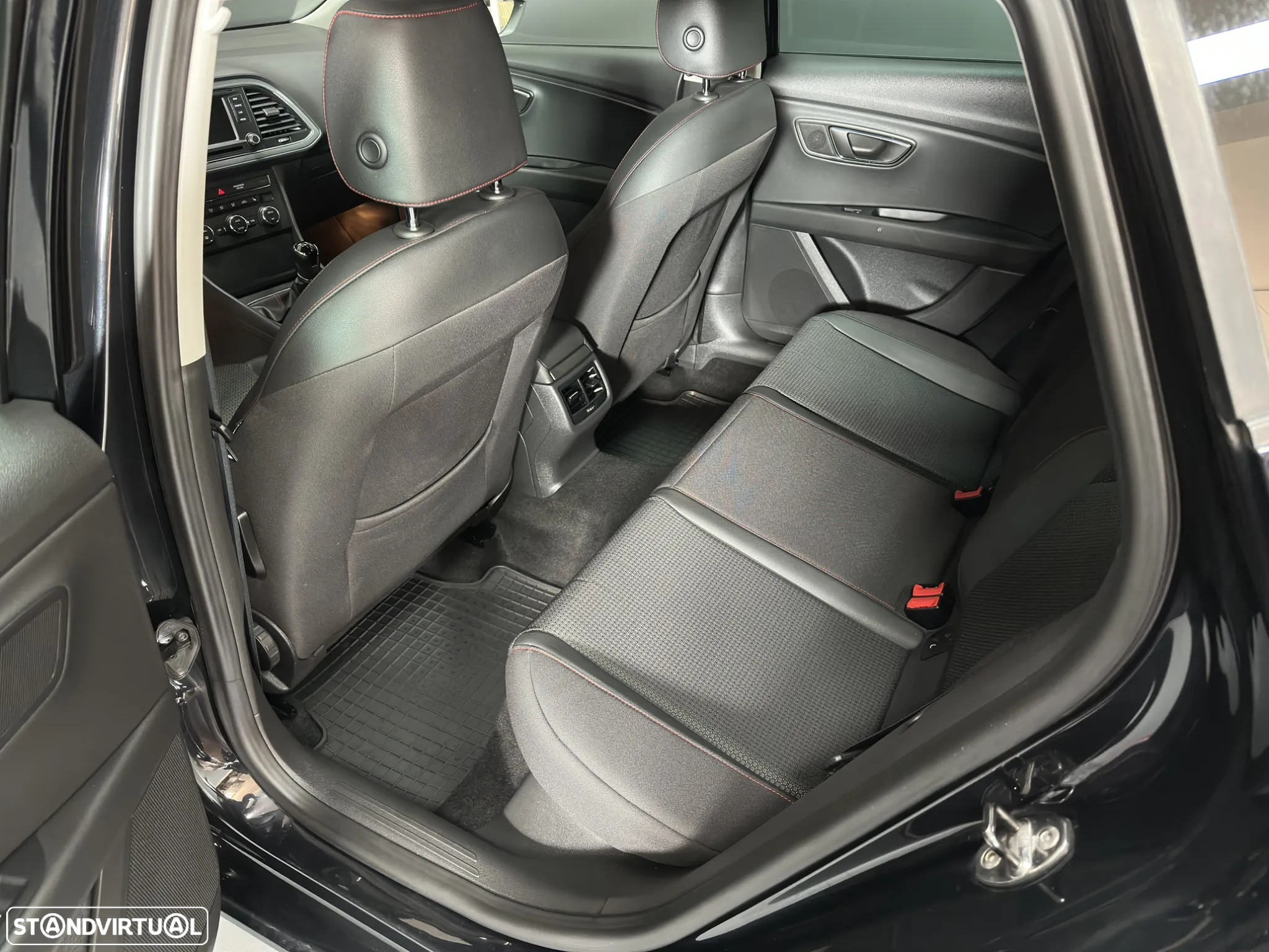 SEAT Leon 2.0 TDI DPF FR - 27