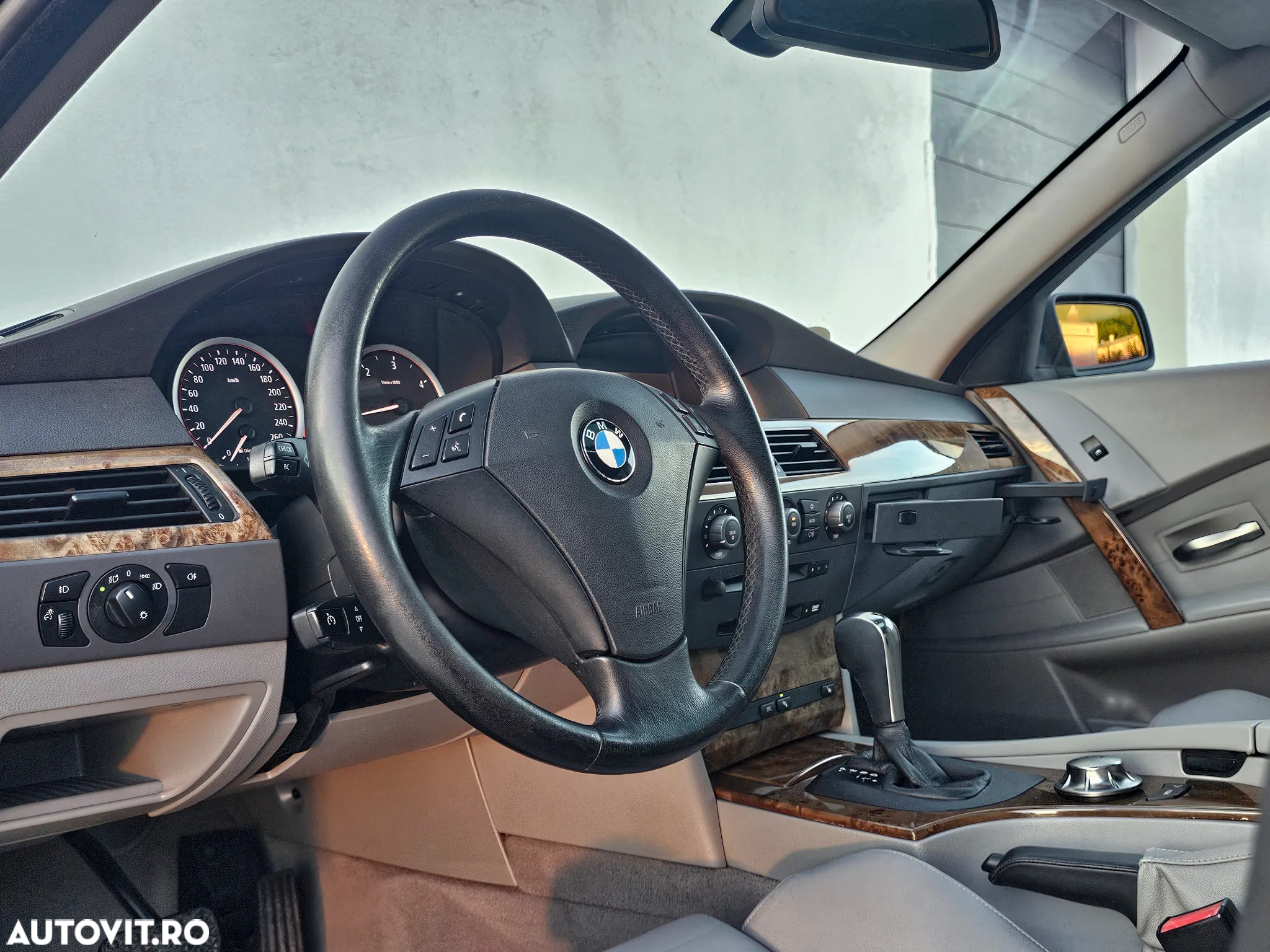 BMW Seria 5 525d Aut. - 8