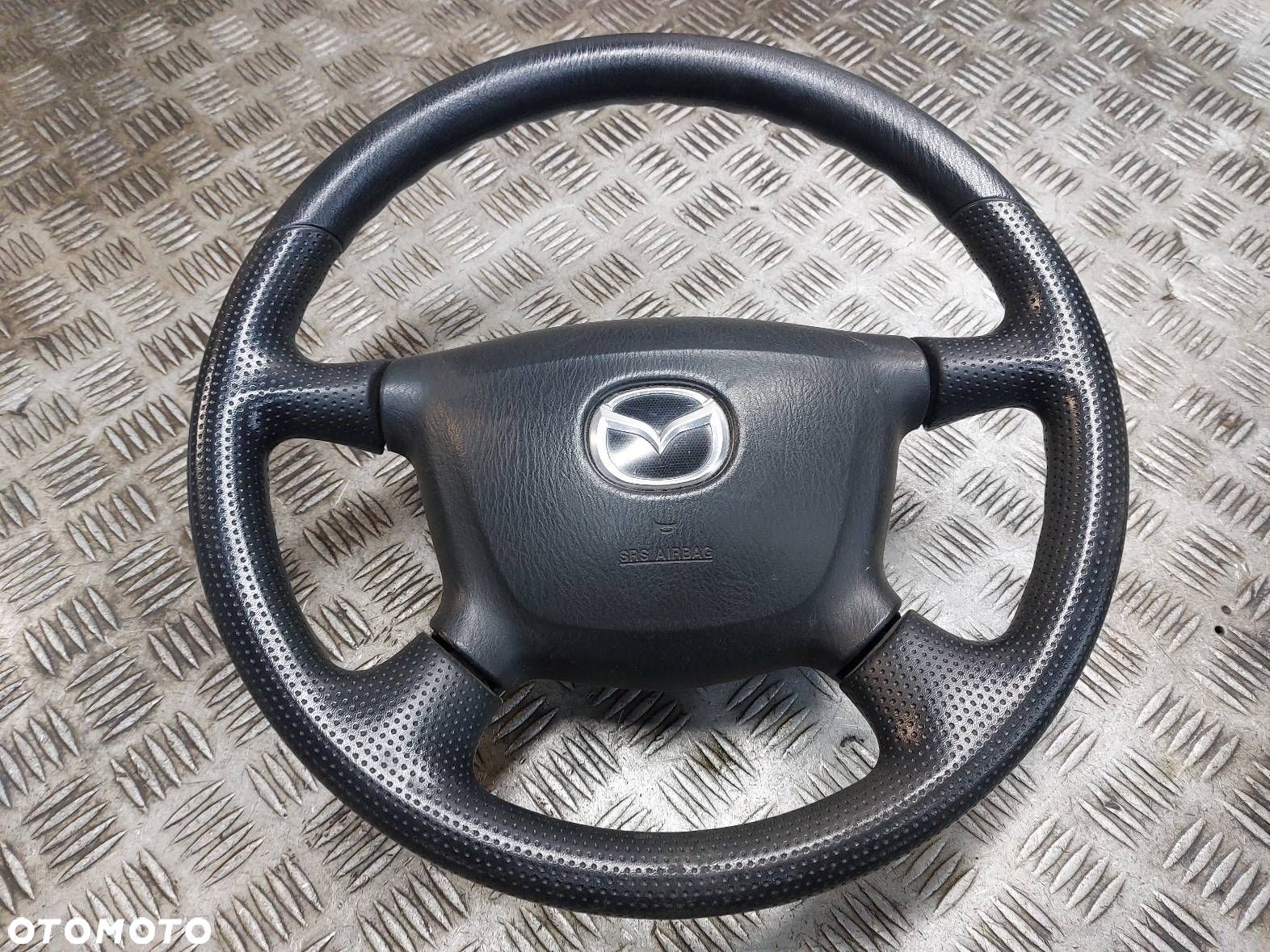 KIEROWNICA + PODUSZKA MAZDA 323F BJ T93121A - 1