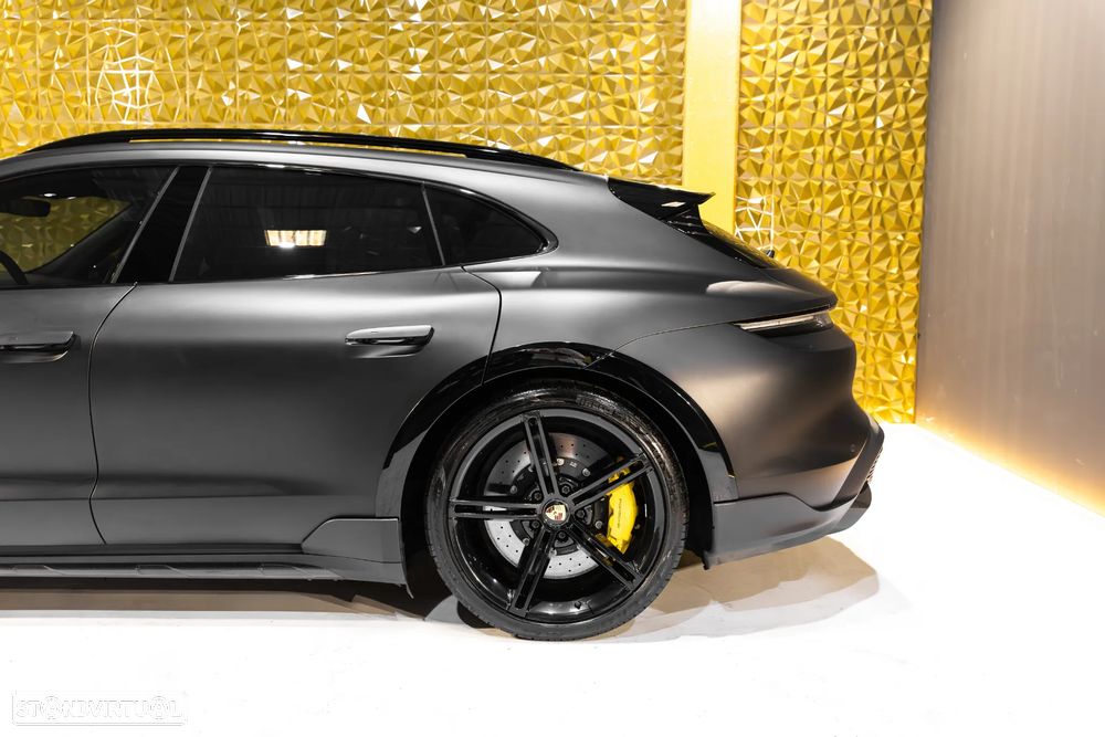 Porsche Taycan Cross Turismo Turbo S - 18
