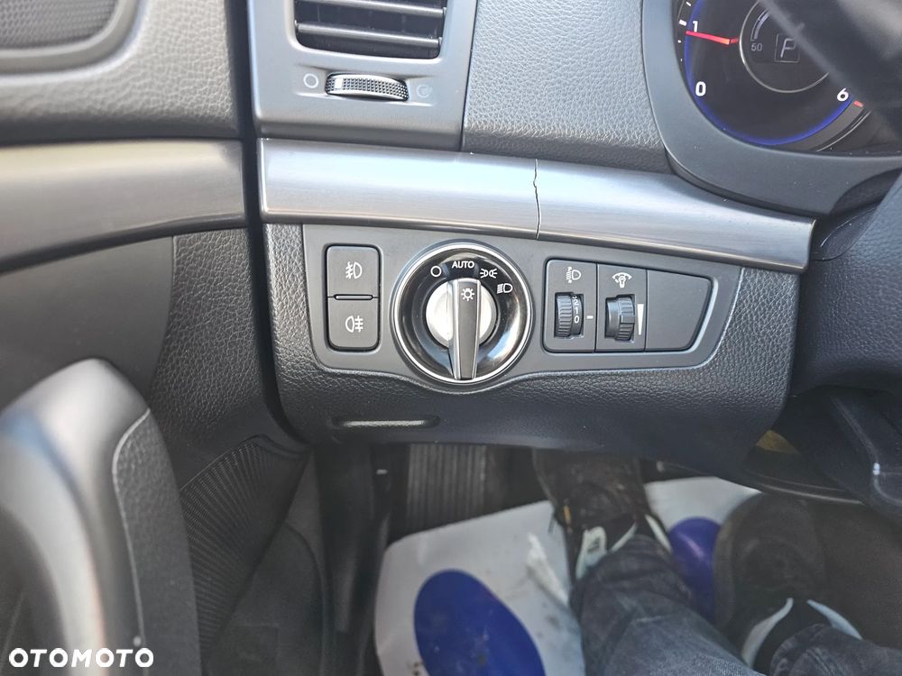 Hyundai i40 i40cw 1.7 CRDi Automatik Fifa World Cup Edition Gold - 14
