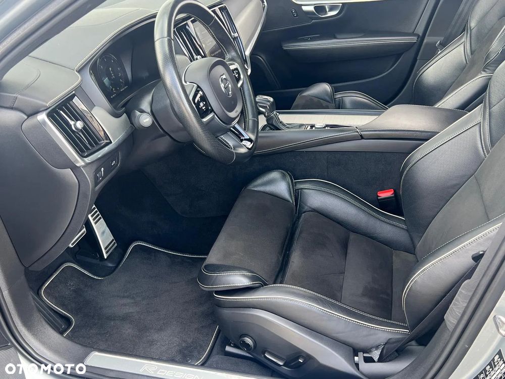 Volvo V90 - 2