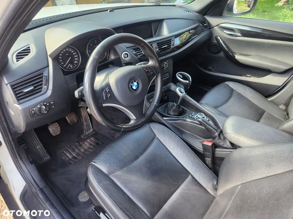 BMW X1 xDrive18d xLine - 24