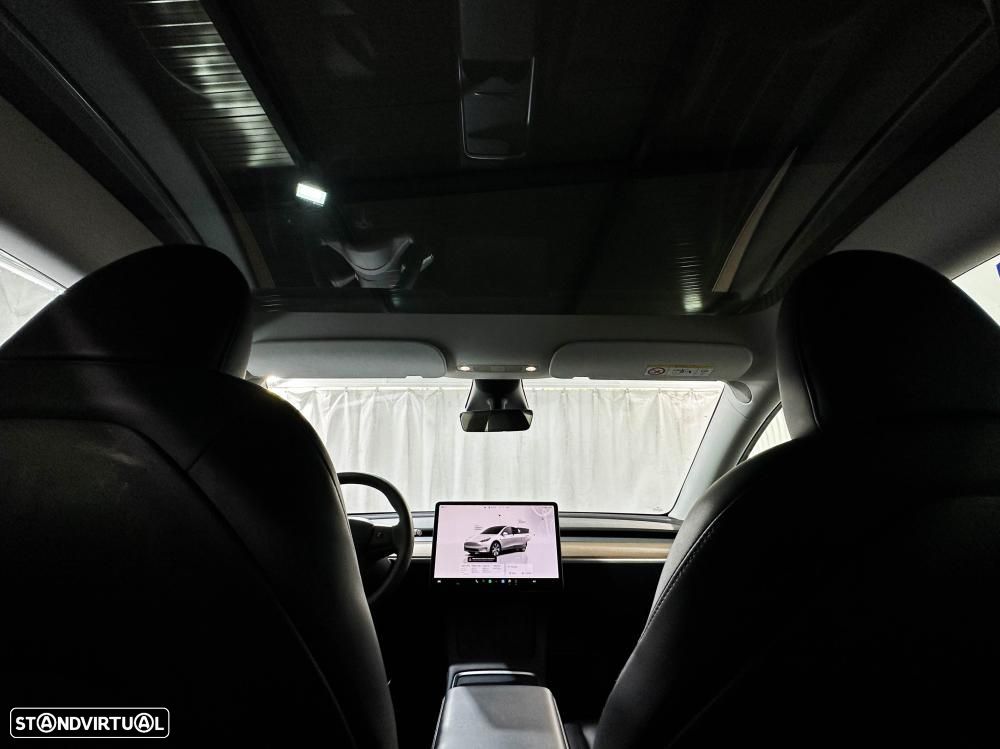 Tesla Model Y Long Range Dual Motor AWD - 27