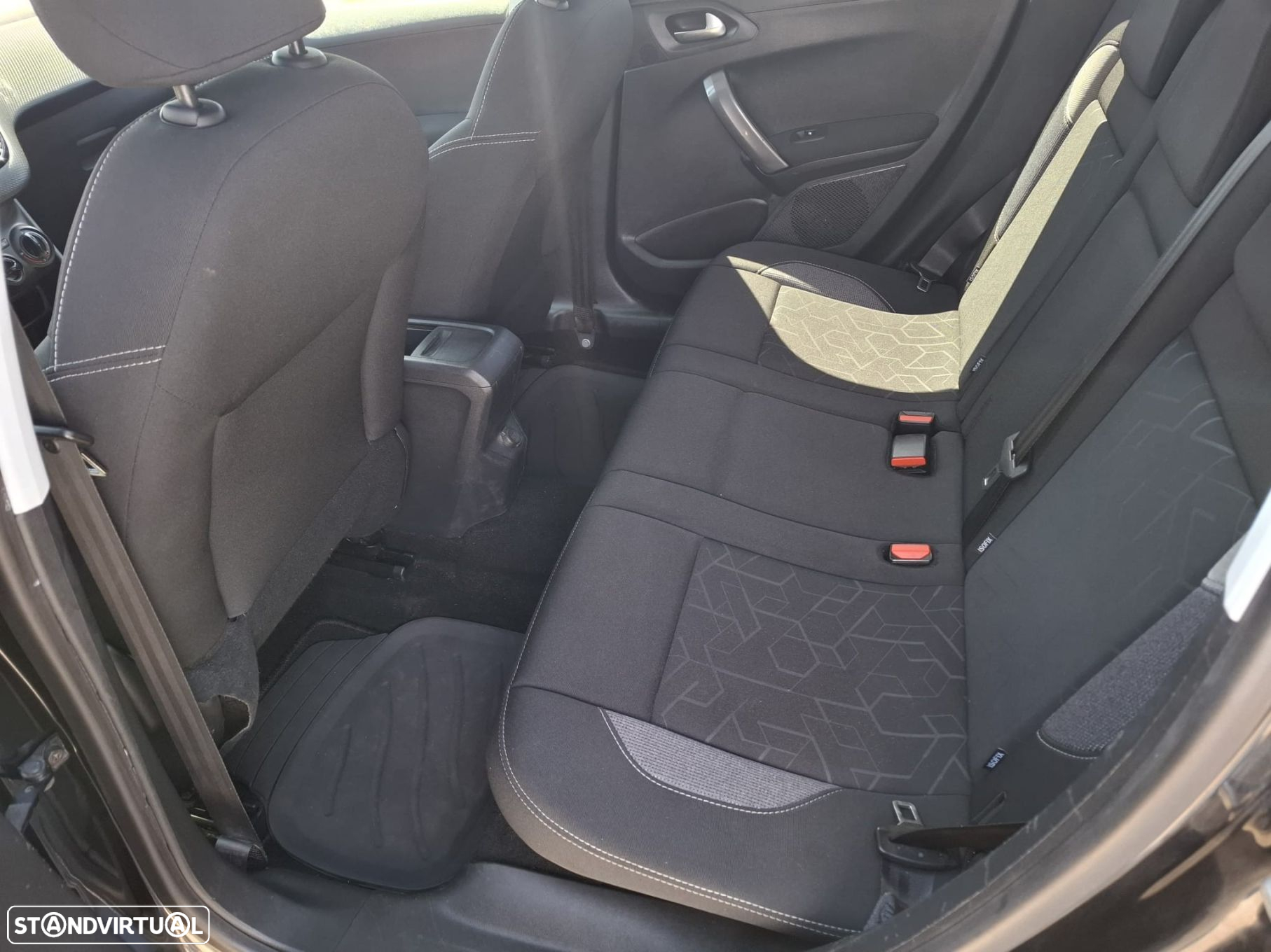 Peugeot 2008 1.2 PureTech Active - 19
