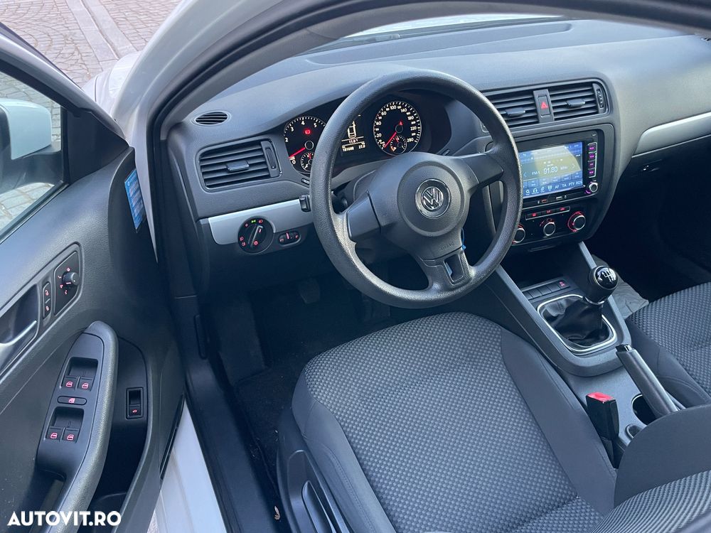 Volkswagen Jetta - 6