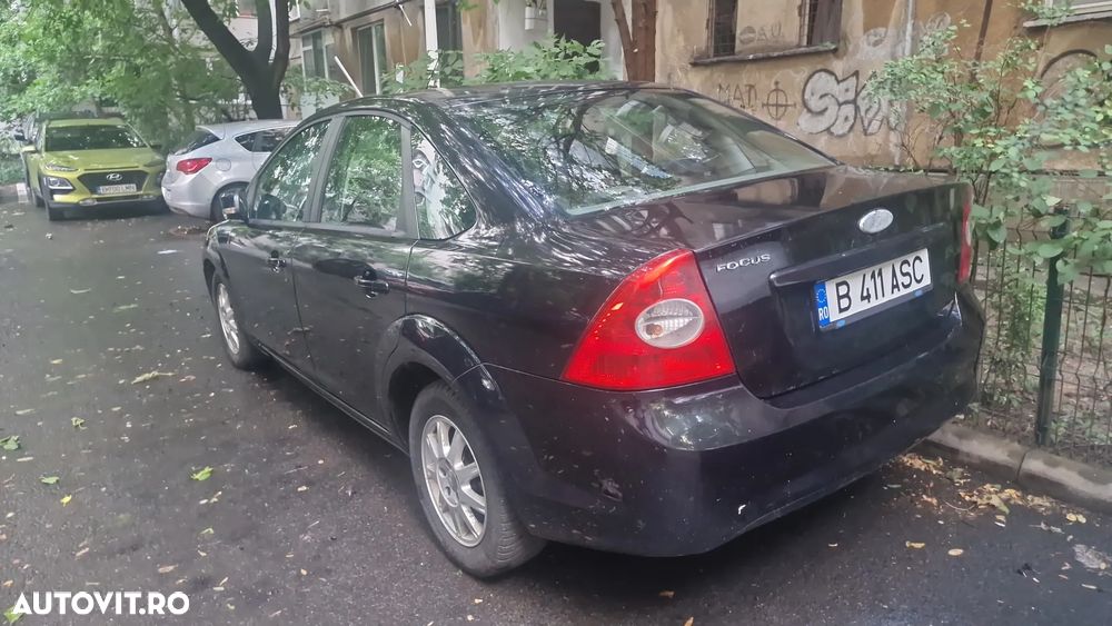 Ford Focus 1.6i Ambiente - 1