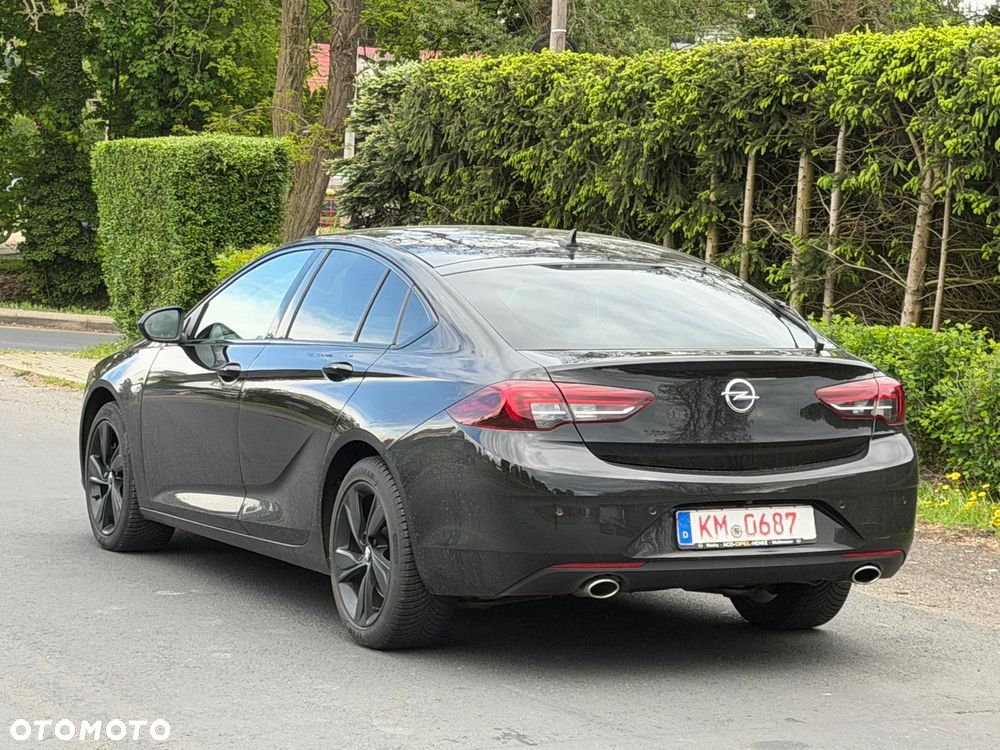 Opel Insignia 2.0 BiTurbo 4x4 Ultimate Exclusive - 4