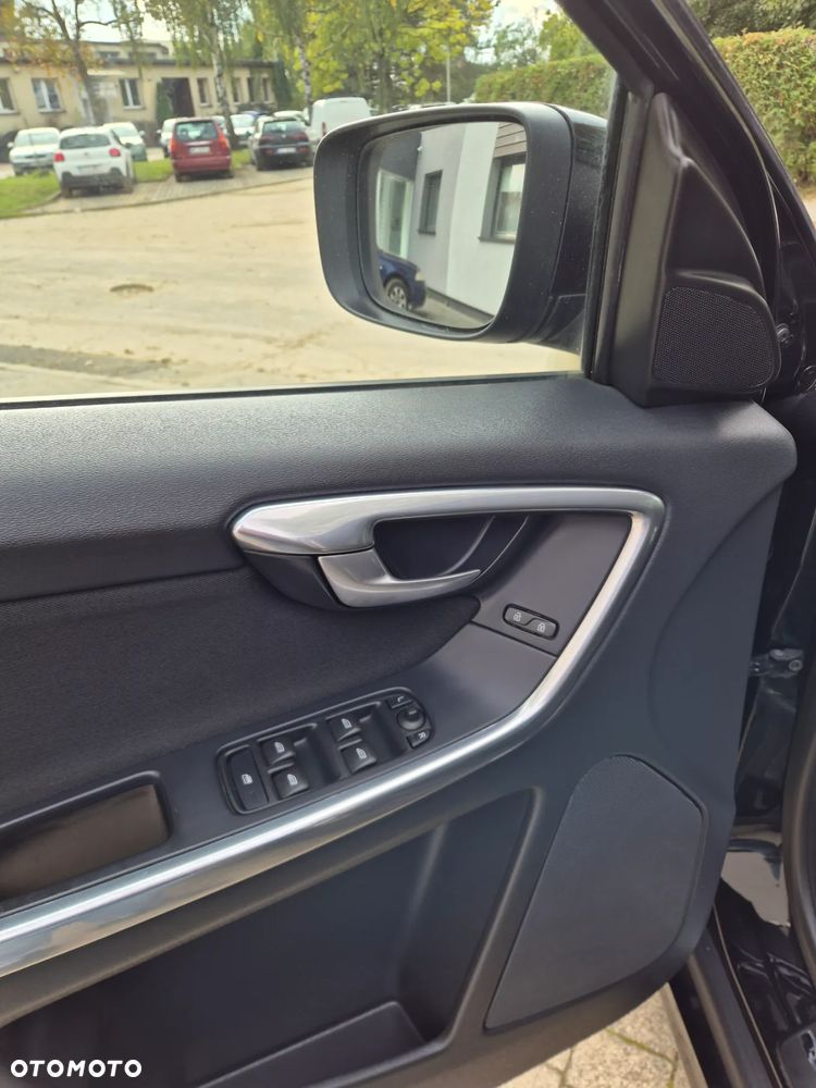 Volvo XC 60 D3 Momentum - 16