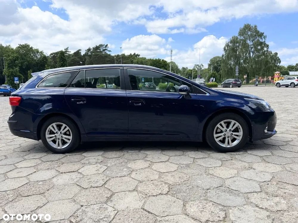 Toyota Avensis 2012 photo 3
