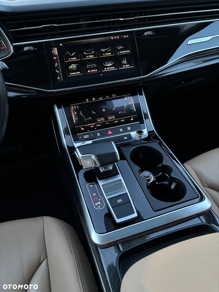 Audi Q7 - 7