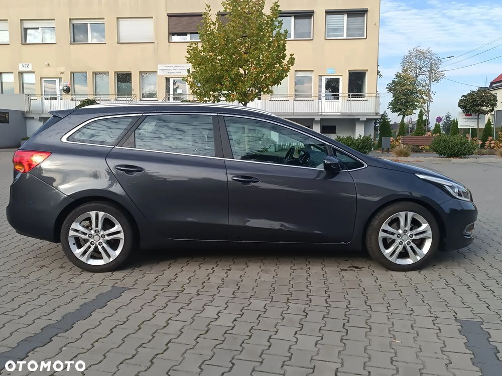Kia Ceed 2012 photo 2
