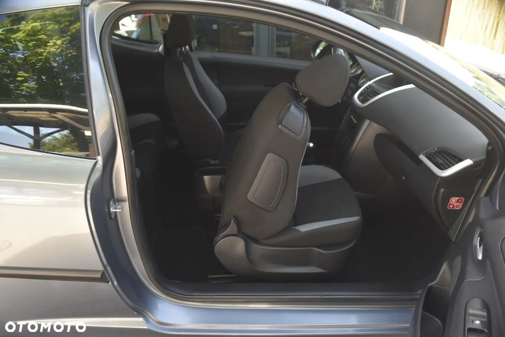 Peugeot 207 1.4 16V Trendy - 12