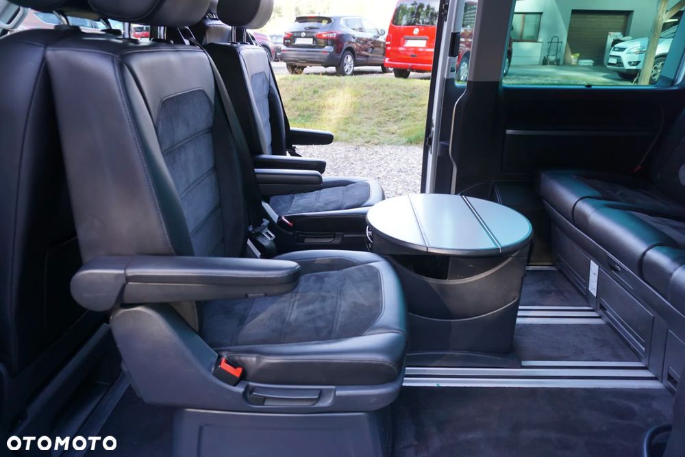 Volkswagen Multivan - 10