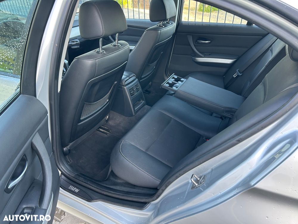 BMW Seria 3 320d DPF Aut. Edition Exclusive - 4