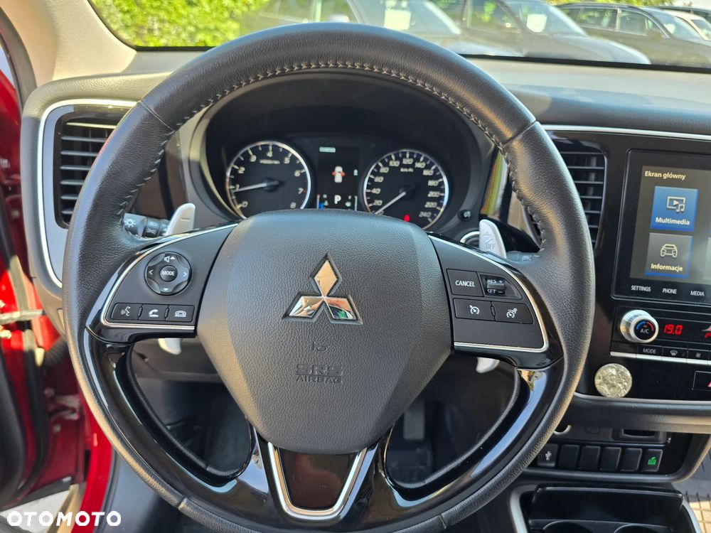 Mitsubishi Outlander - 28