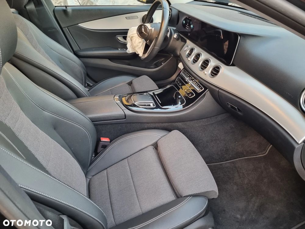 Mercedes-Benz Klasa E 220 d 4-Matic Avantgarde - 9