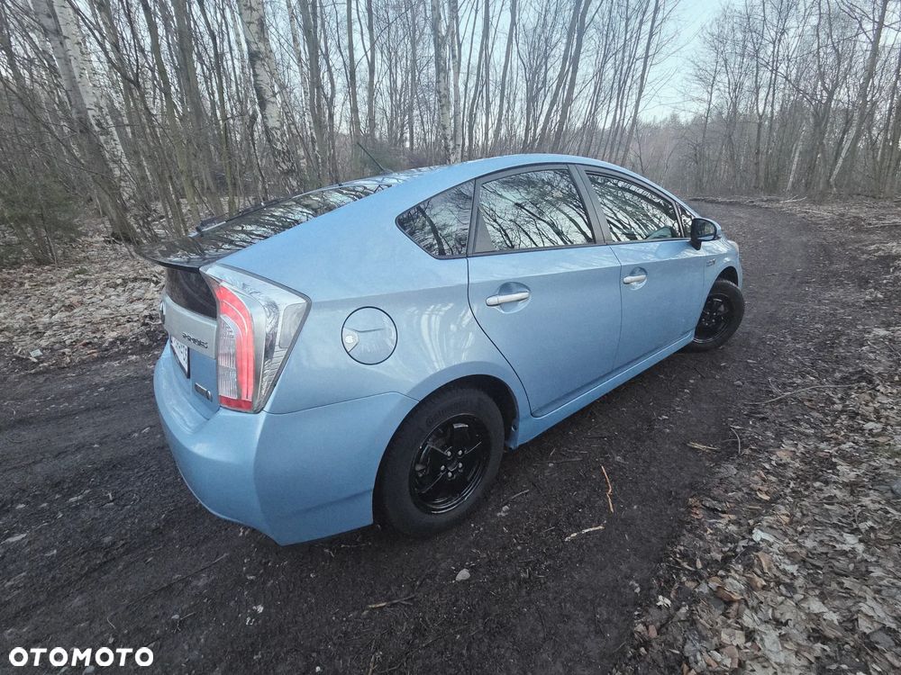 Toyota Prius 1.8 HSD Premium - 4