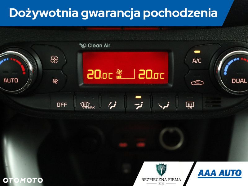 Kia Ceed - 11