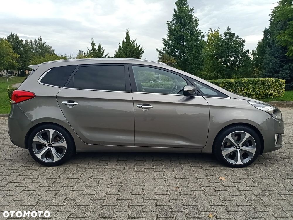 Kia Carens 1.7 CRDi 141 Dream-Team Edition - 19