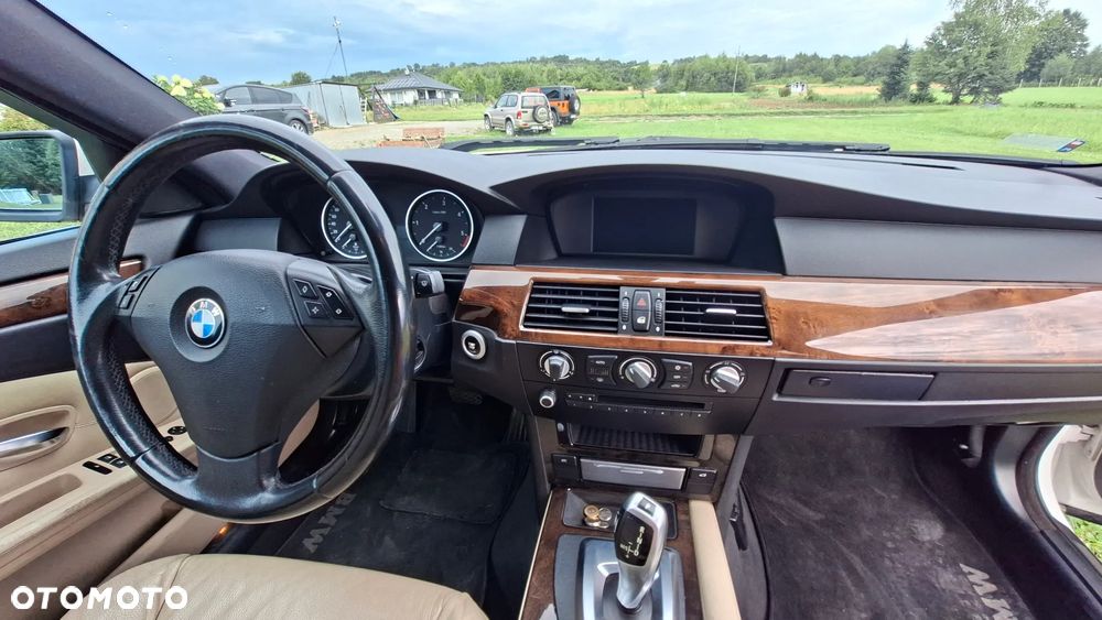 BMW Seria 5 - 16