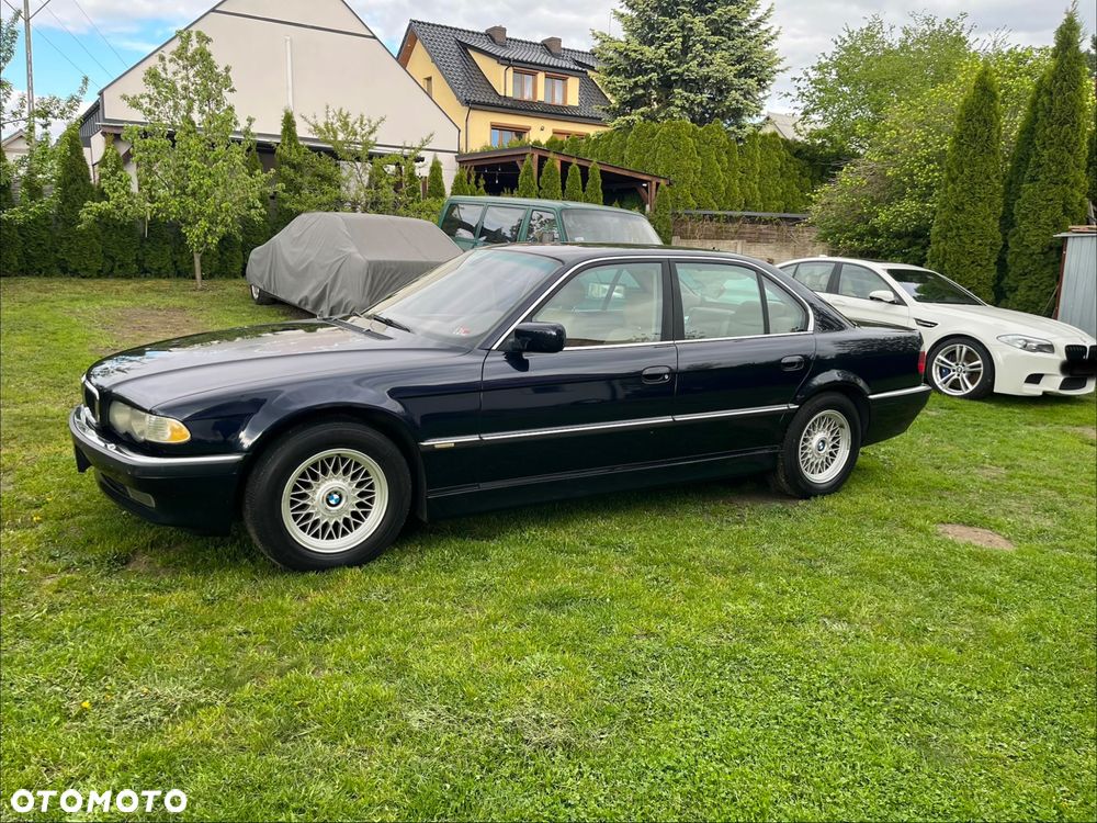 BMW Seria 7 740i - 1