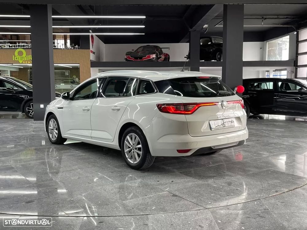 Renault Mégane Sport Tourer 1.5 Blue dCi Limited EDC — photo 2