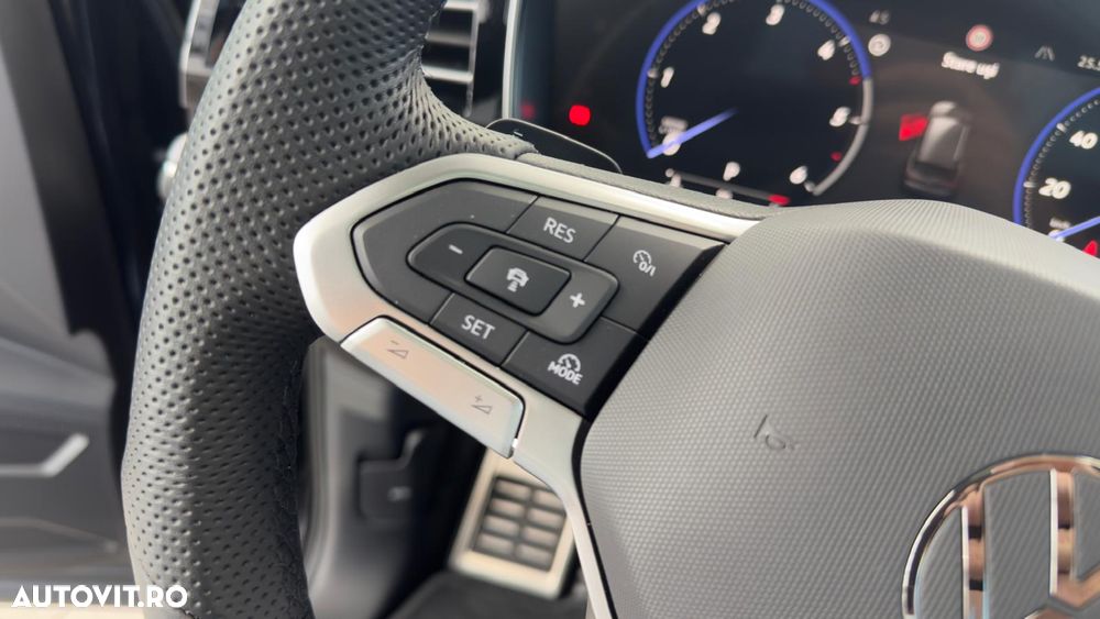 Volkswagen Touareg V6 TDI 4MOTION R-Line - 12