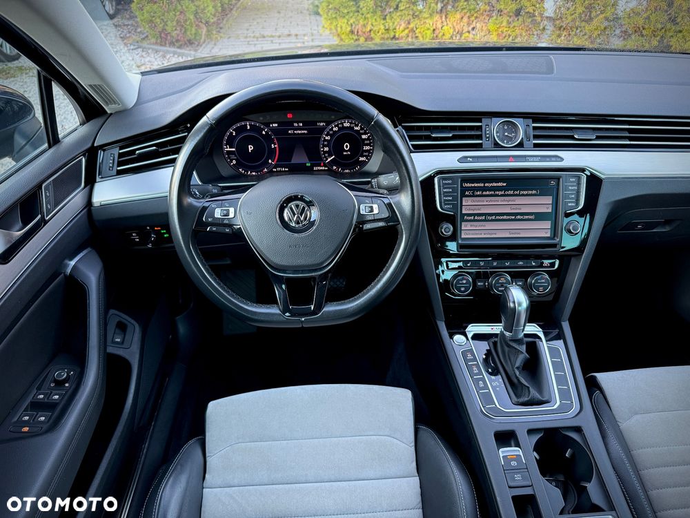 Volkswagen Passat 2.0 TDI 4Mot Elegance DSG - 28