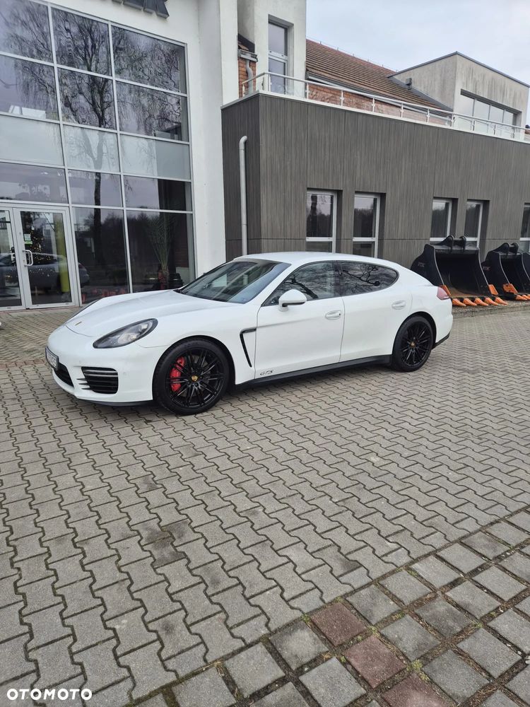 Porsche Panamera GTS PDK - 1