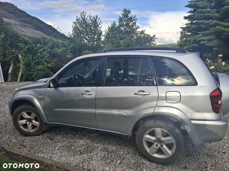 Toyota RAV4 - 1