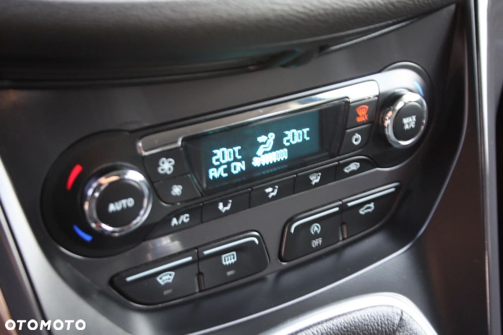 Ford Kuga 1.6 EcoBoost 2x4 Titanium - 19