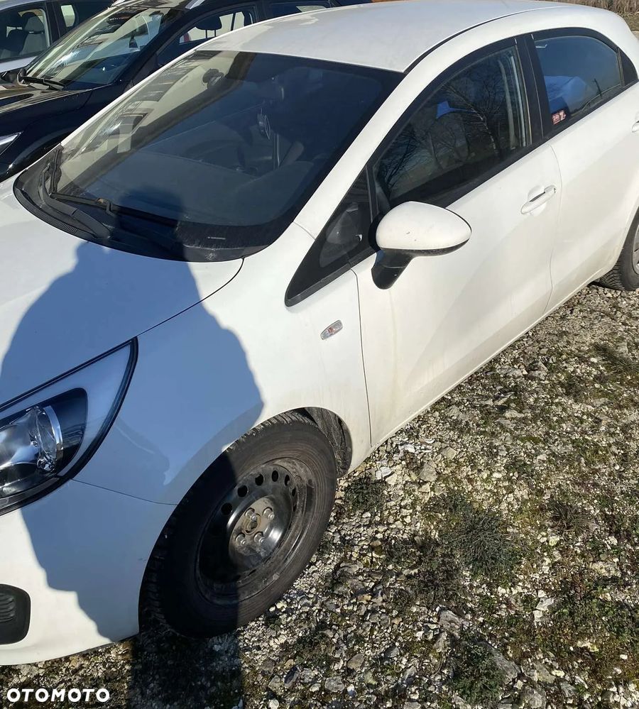 Kia Rio - 5