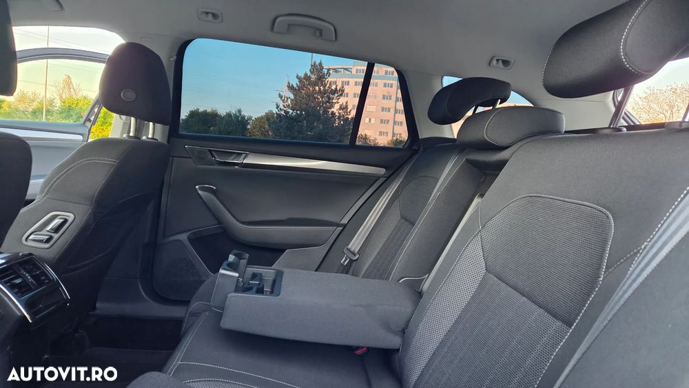 Skoda Superb 2.0 TDI DSG Style - 24