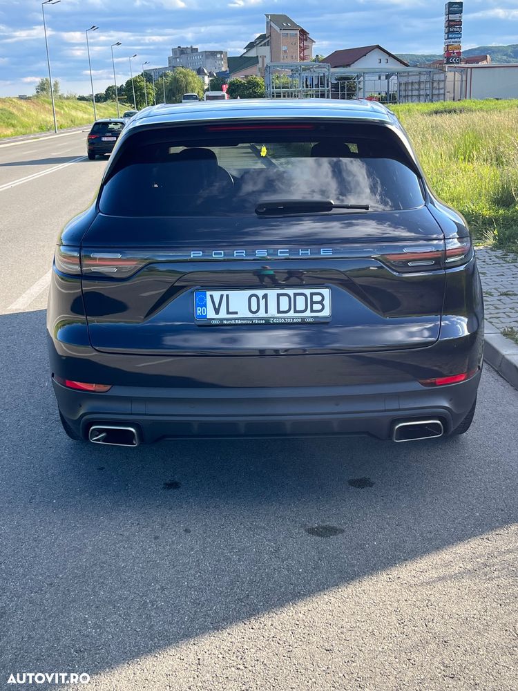 Porsche Cayenne Standard - 4
