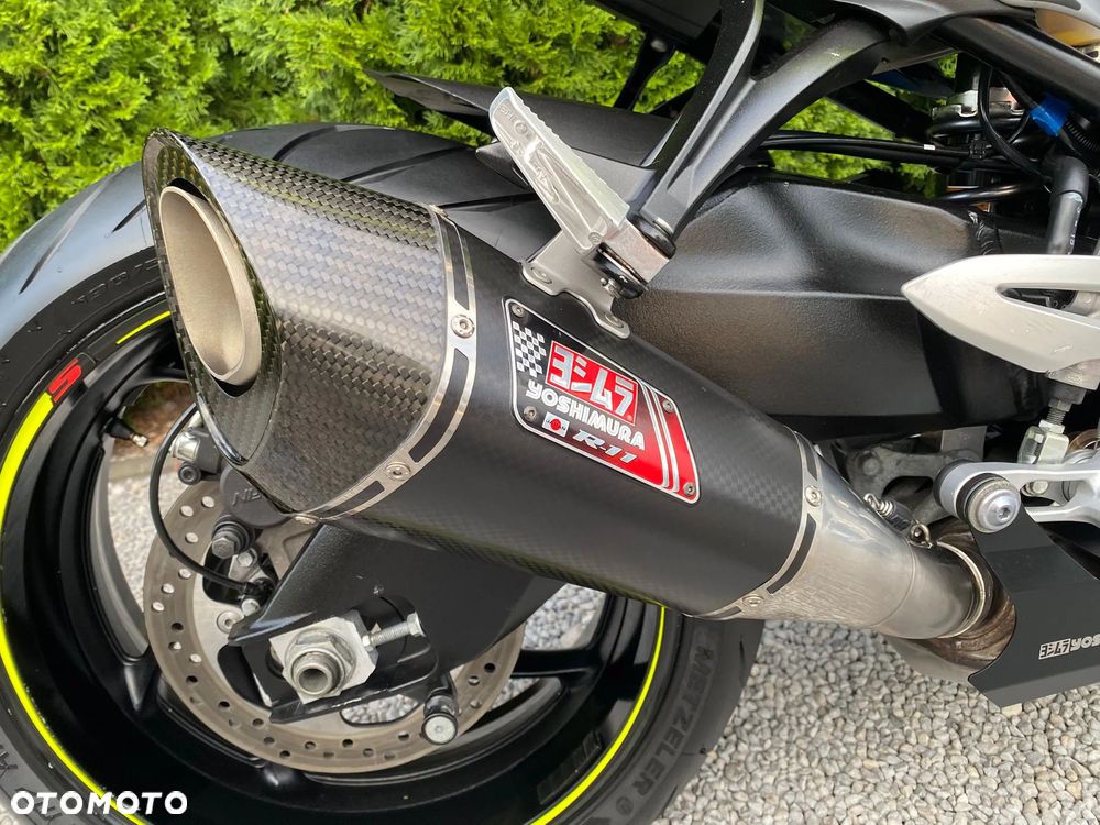Suzuki GSX - 11