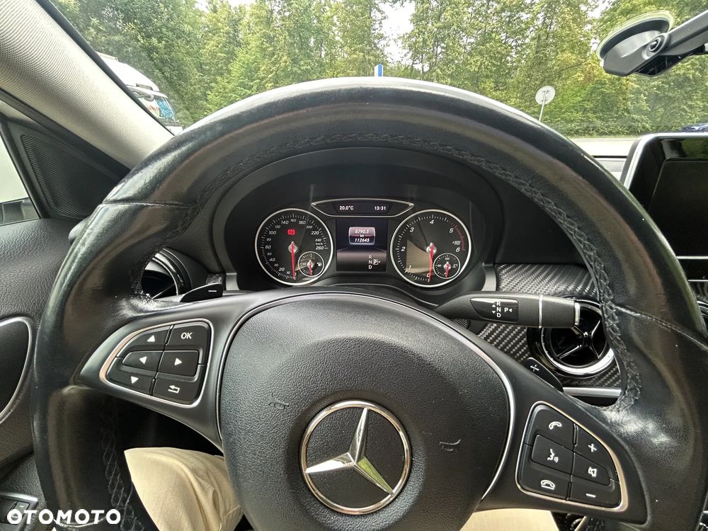 Mercedes-Benz GLA 200 d 7G-DCT - 11