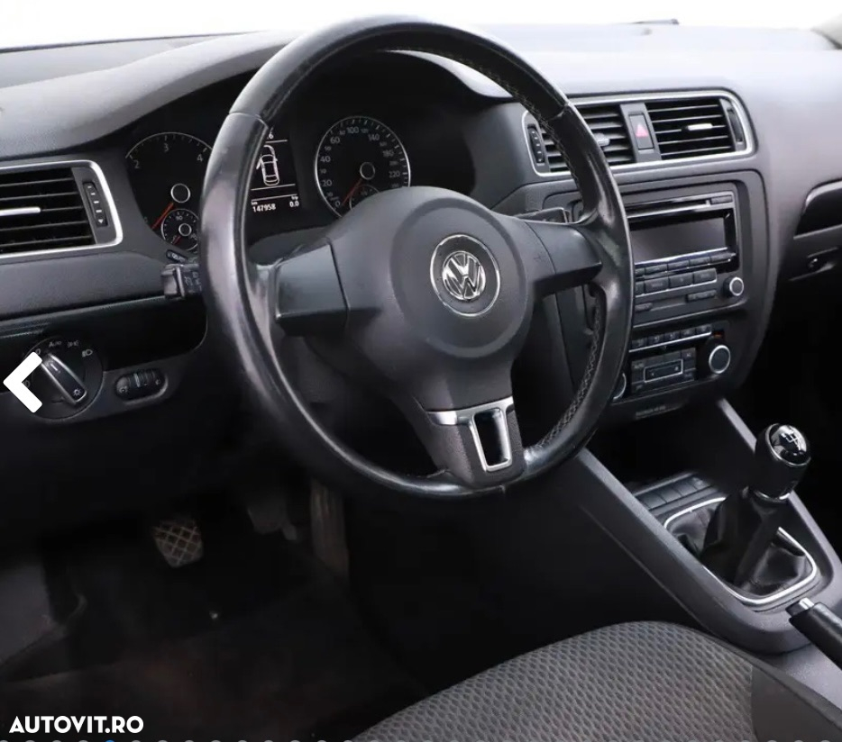 Volkswagen Jetta 1.6 TDI Blue Motion Technology Comfortline - 5