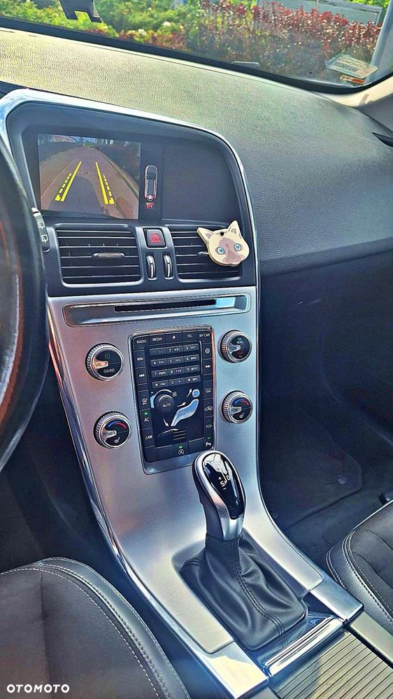 Volvo XC 60 D4 Geartronic Momentum - 10