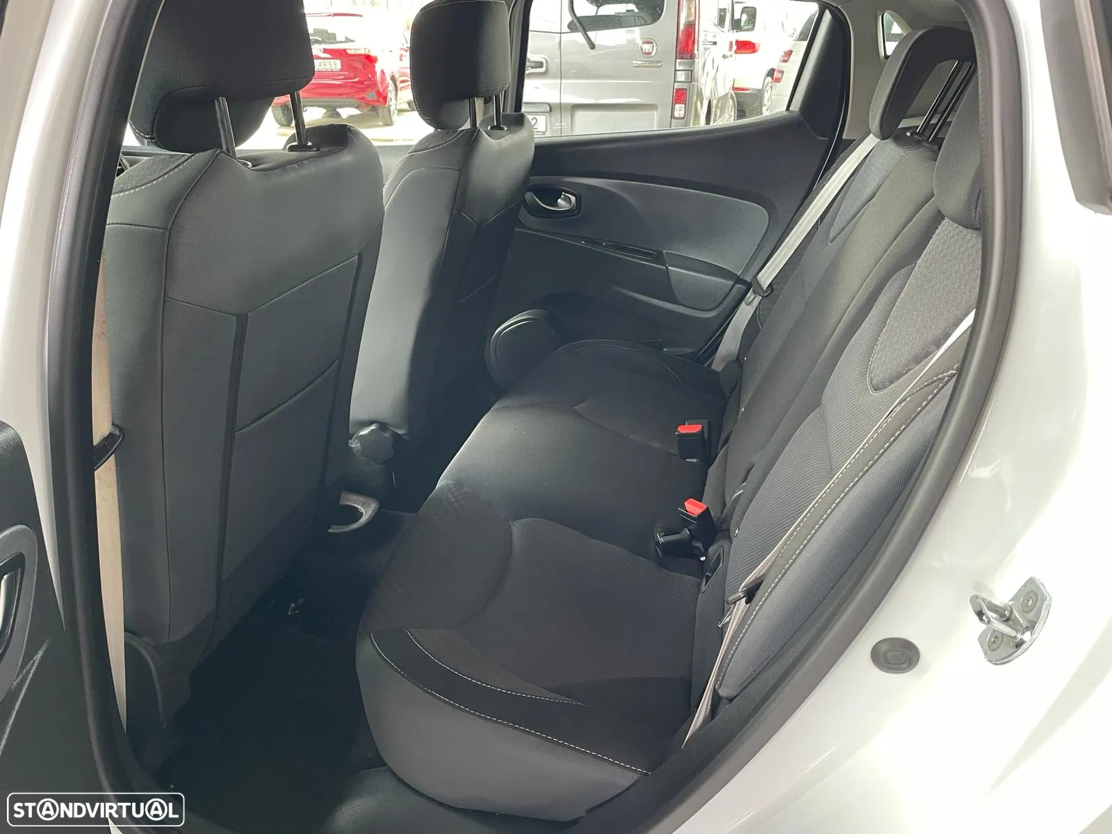 Renault Clio 1.2 TCE GT EDC - 36