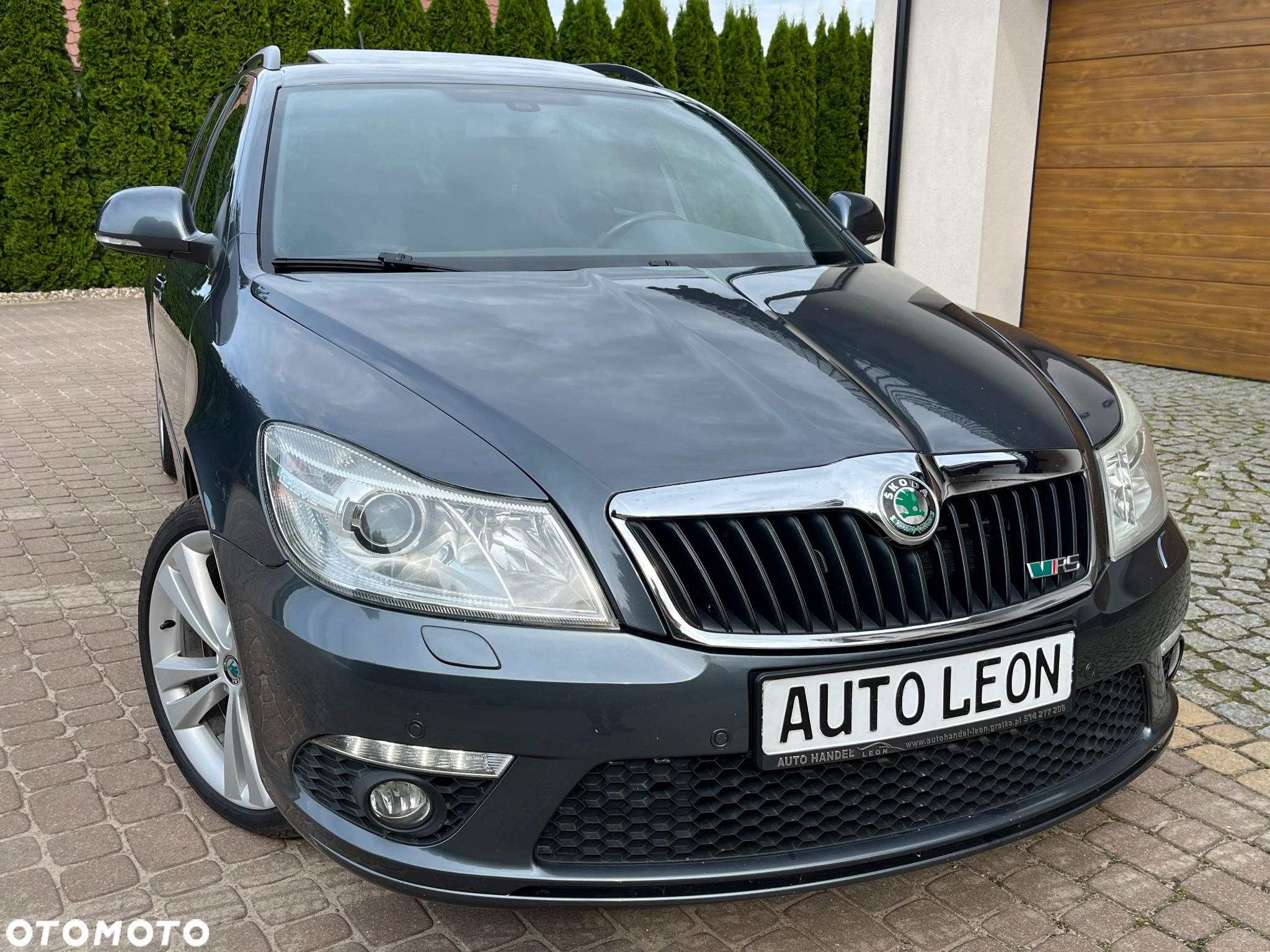 Skoda Octavia Combi 2.0 TDI CR DPF DSG RS - 4